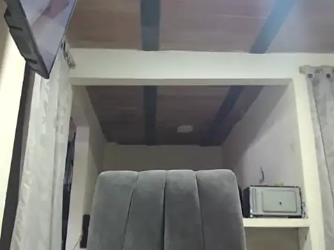 Snapshot of estrella-cutte chatting on 07/22/26, 04:43 estrella-cutte online show from 07/22/26, 04:43