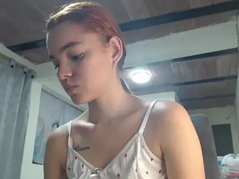 Snapshot of estrella-cutte chatting on 08/02/26, 06:12 estrella-cutte online show from 08/02/26, 06:12
