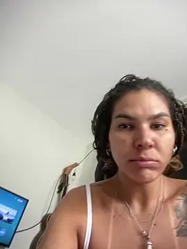 Snapshot of casalfogoegasolina chatting on 06/27/26, 01:39 casalfogoegasolina online show from 06/27/26, 01:39