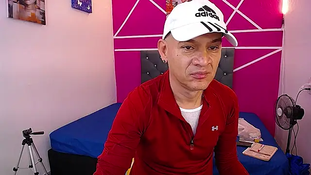 Cesirry  online show from 07/22/26, 12:41