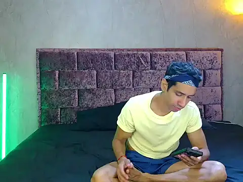 Elliot Henrique1 online show from 07/01/26, 03:45