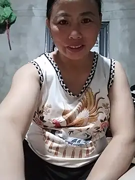 Snapshot of whatmes chatting on 07/26/26, 12:45 whatmes online show from 07/26/26, 12:45