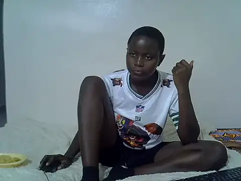 Snapshot of milky_gal_ebony chatting on 07/01/26, 01:13 milky gal ebony online show from 07/01/26, 01:13
