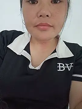 Snapshot of Holy-mi chatting on 07/16/26, 02:06 Holy-mi online show from 07/16/26, 02:06