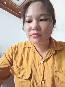 Snapshot of Holy-mi chatting on 07/23/26, 06:11 Holy-mi online show from 07/23/26, 06:11