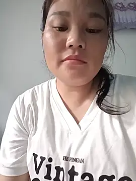 Snapshot of Holy-mi chatting on 07/28/26, 10:21 Holy-mi online show from 07/28/26, 10:21