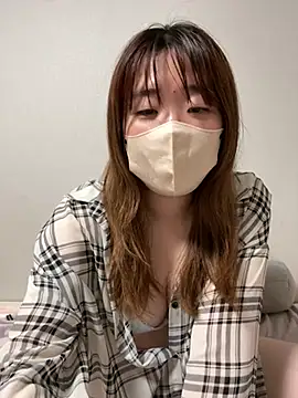 Snapshot of miiiiii_i chatting on 07/02/26, 02:12 miiiiii i online show from 07/02/26, 02:12
