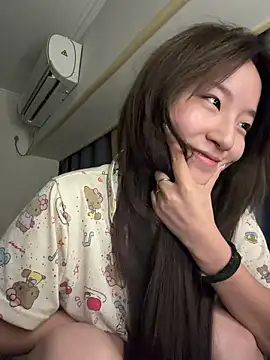 Snapshot of Uugirl00 chatting on 07/24/26, 03:43 Uugirl00 online show from 07/24/26, 03:43