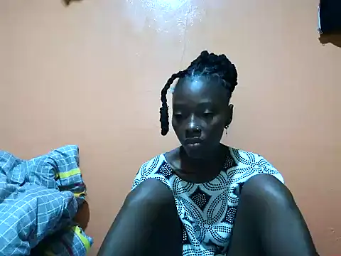 Snapshot of petite_clara2 chatting on 07/02/26, 01:06 petite clara2 online show from 07/02/26, 01:06