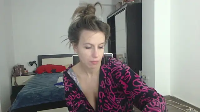 DedeSibel online show from 02/25/25, 02:33