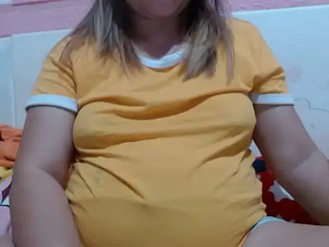 Snapshot of SweetPreggyElena chatting on 06/21/26, 12:41 SweetPreggyElena online show from 06/21/26, 12:41