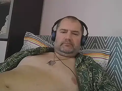 Snapshot of CristianDaniel78 chatting on 07/15/26, 05:23 CristianDaniel78 online show from 07/15/26, 05:23