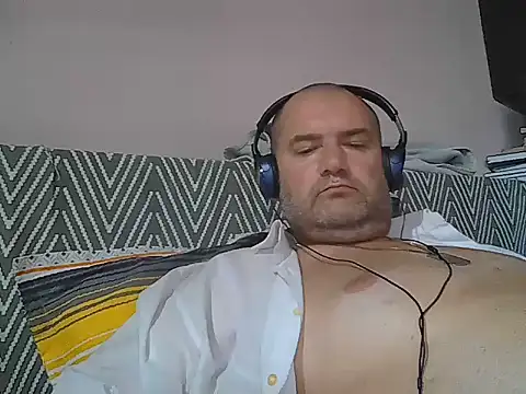 Snapshot of CristianDaniel78 chatting on 07/31/26, 05:12 CristianDaniel78 online show from 07/31/26, 05:12