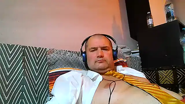 Snapshot of CristianDaniel78 chatting on 08/02/26, 05:44 CristianDaniel78 online show from 08/02/26, 05:44