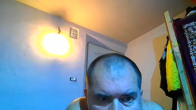 Snapshot of CristianDaniel78 chatting on 08/06/26, 05:37 CristianDaniel78 online show from 08/06/26, 05:37