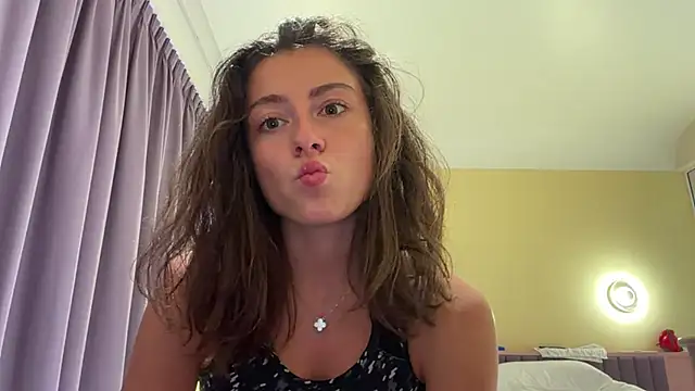 Snapshot of Monicaqte chatting on 07/01/26, 11:12 Monicaqte online show from 07/01/26, 11:12