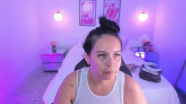 Snapshot of camilaa7 chatting on 06/24/26, 07:07 camilaa7 online show from 06/24/26, 07:07