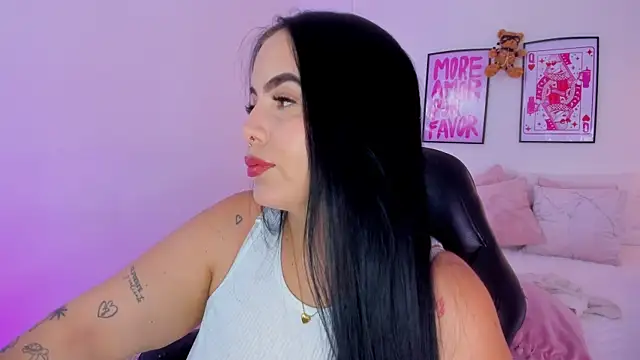 Snapshot of camilaa7 chatting on 07/06/26, 07:27 camilaa7 online show from 07/06/26, 07:27