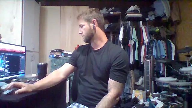 Snapshot of midwestkinkster580 chatting on 07/03/26, 06:20 midwestkinkster580 online show from 07/03/26, 06:20