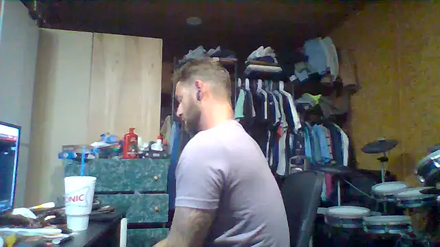 Snapshot of midwestkinkster580 chatting on 07/17/26, 05:25 midwestkinkster580 online show from 07/17/26, 05:25