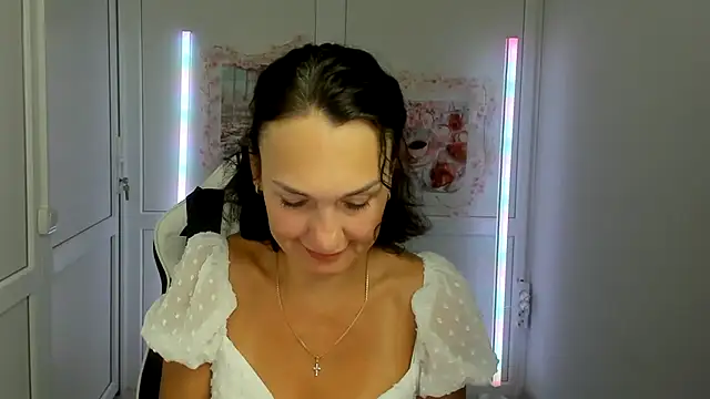 Snapshot of OliviaKateee chatting on 06/23/26, 06:11 OliviaKateee online show from 06/23/26, 06:11