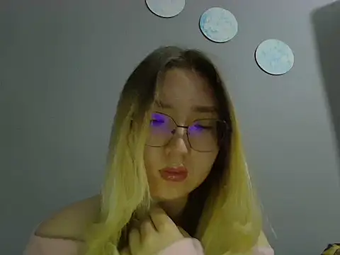 Snapshot of Vinoriaki chatting on 07/02/26, 09:21 Vinoriaki online show from 07/02/26, 09:21
