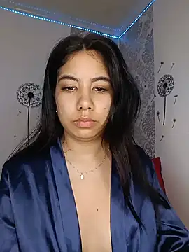 Snapshot of AylinLove_ chatting on 07/13/26, 02:53 AylinLove online show from 07/13/26, 02:53