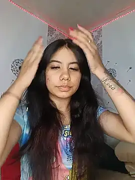 Snapshot of AylinLove_ chatting on 08/02/26, 12:09 AylinLove online show from 08/02/26, 12:09