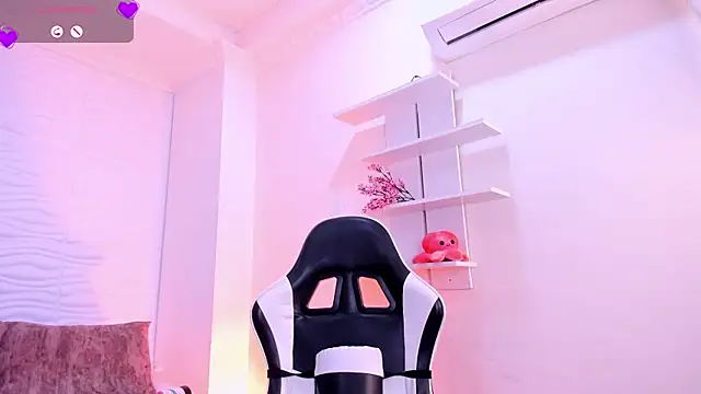 Snapshot of AylinLove_ chatting on 08/03/26, 11:26 AylinLove online show from 08/03/26, 11:26