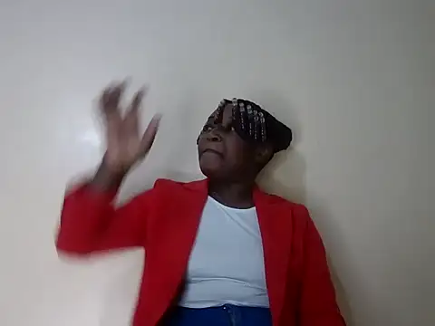 Snapshot of Lovey_nyams chatting on 06/22/26, 11:35 Lovey nyams online show from 06/22/26, 11:35