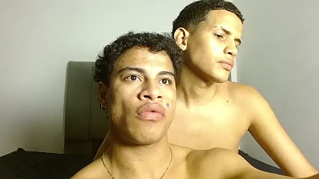 Snapshot of Jose_And_Daniel chatting on 06/25/26, 05:12 Jose And Daniel online show from 06/25/26, 05:12