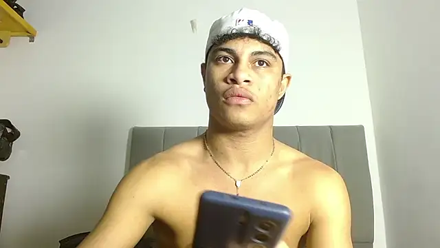 Snapshot of Jose_And_Daniel chatting on 06/27/26, 04:50 Jose And Daniel online show from 06/27/26, 04:50