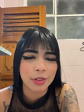 Snapshot of -Brittanny chatting on 07/09/26, 02:04 -Brittanny online show from 07/09/26, 02:04