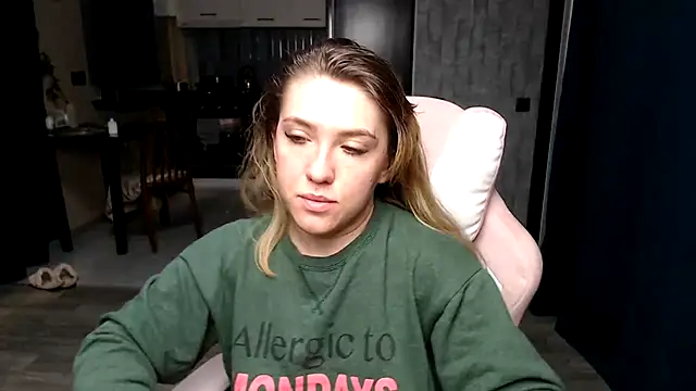 Reginasmilee online show from 09/28/25, 02:06