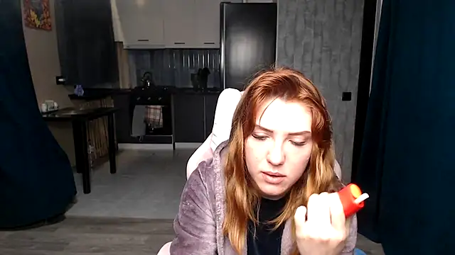 Reginasmilee online show from 10/19/25, 11:27