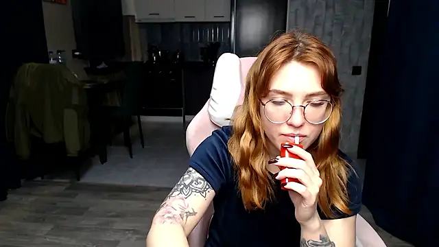 Reginasmilee online show from 11/05/25, 01:16