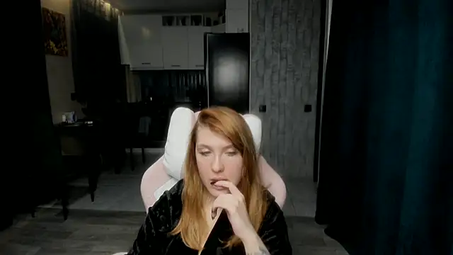 Reginasmilee online show from 11/27/25, 03:03