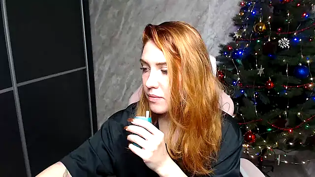 Reginasmilee online show from 12/19/25, 11:39