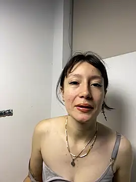 Snapshot of im_lizzy17 chatting on 07/07/26, 05:54 im lizzy17 online show from 07/07/26, 05:54