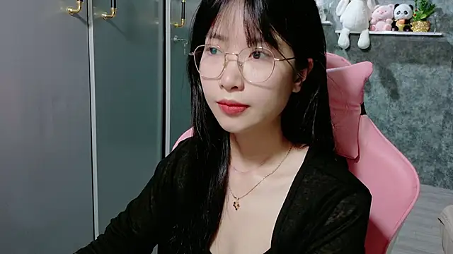 Snapshot of Suaiuu678 chatting on 06/23/26, 05:16 Suaiuu678 online show from 06/23/26, 05:16