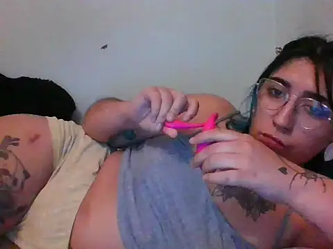 Snapshot of Messalina_exotik chatting on 07/14/26, 02:49 Messalina exotik online show from 07/14/26, 02:49