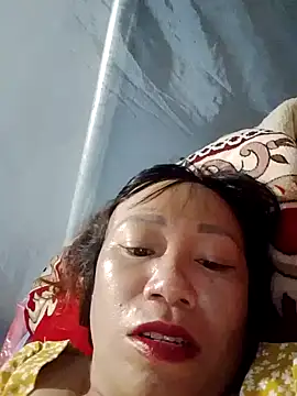 Snapshot of Moon_squirtt chatting on 07/19/26, 10:13 Moon squirtt online show from 07/19/26, 10:13