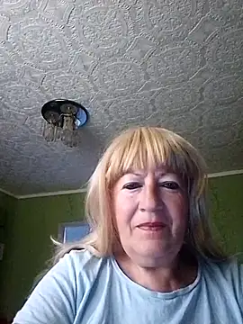 Snapshot of EmmaSwan555 chatting on 07/12/26, 05:09 EmmaSwan555 online show from 07/12/26, 05:09