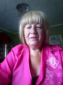 Snapshot of EmmaSwan555 chatting on 07/19/26, 04:05 EmmaSwan555 online show from 07/19/26, 04:05