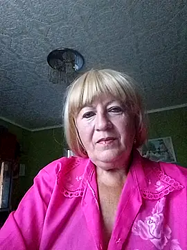 Snapshot of EmmaSwan555 chatting on 07/20/26, 04:16 EmmaSwan555 online show from 07/20/26, 04:16