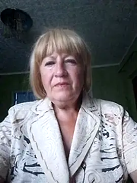Snapshot of EmmaSwan555 chatting on 07/20/26, 04:09 EmmaSwan555 online show from 07/20/26, 04:09