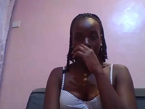 Snapshot of Thick_Me- chatting on 06/28/26, 04:02 Thick Me- online show from 06/28/26, 04:02