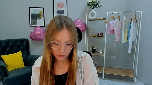 Elizabeth Hunt online show from 06/26/26, 10:52