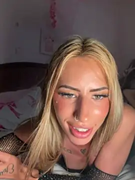 Snapshot of barbieee19 chatting on 07/20/26, 02:37 barbieee19 online show from 07/20/26, 02:37