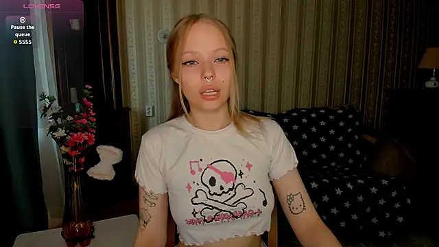 lovemelulu online show from 07/08/26, 09:14